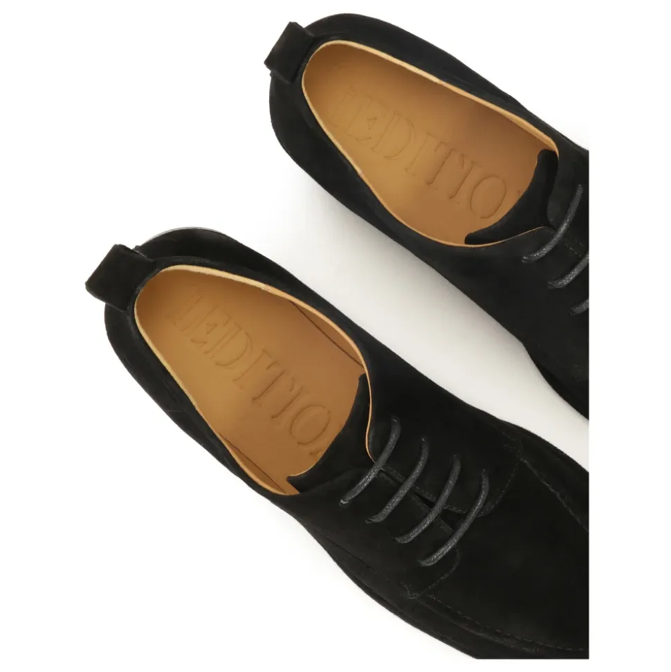 Schnürschuhe aus Wildleder