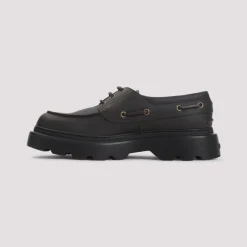 Schnürschuhe mit niedrigem Absatz