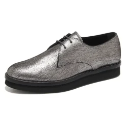 Schnürschuhe mit Riss-Effekt