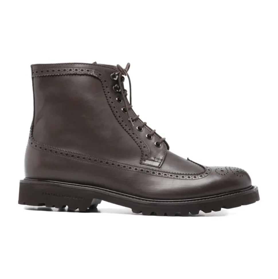 Schnürstiefel