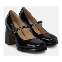 Schuh mit breitem Absatz