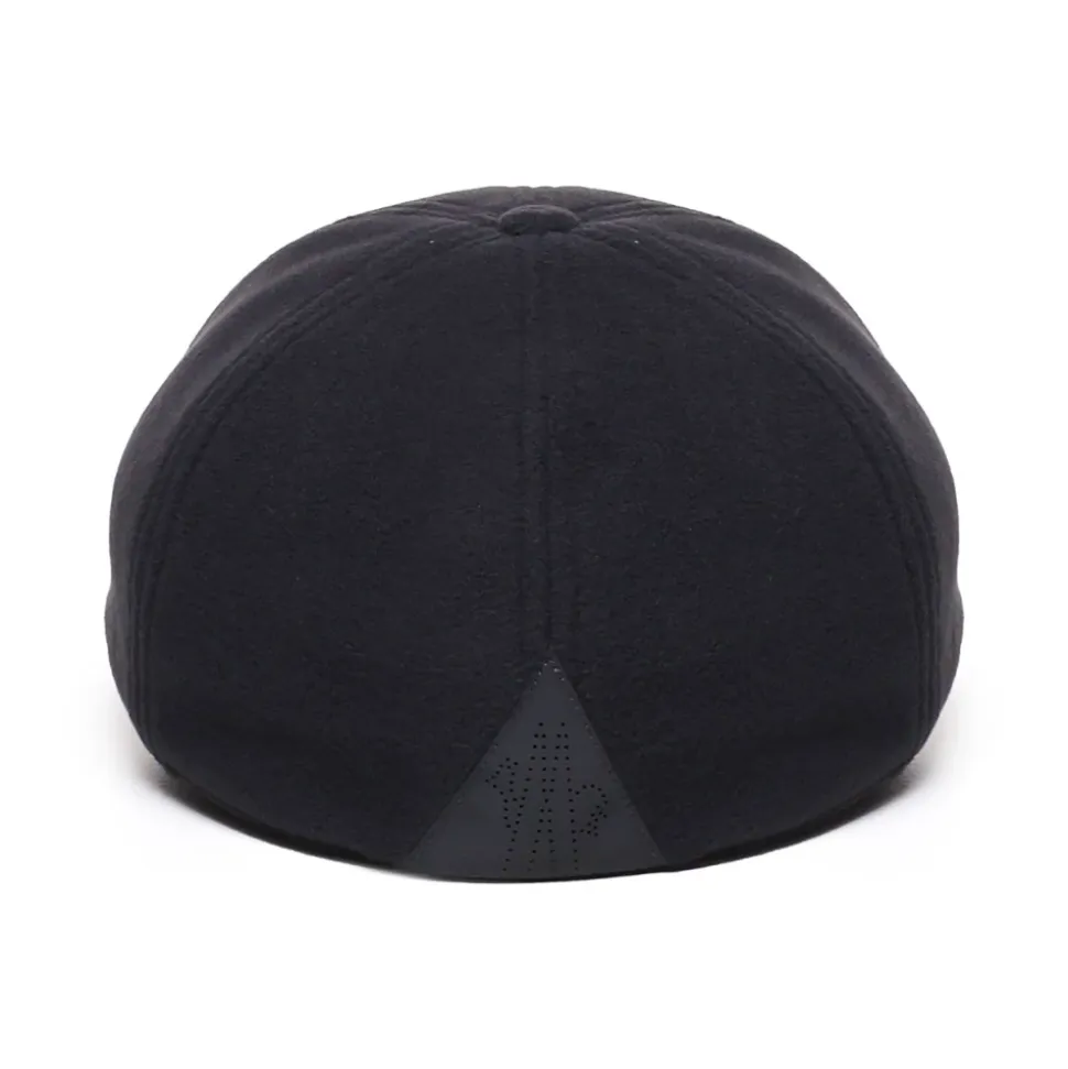 Schwarze Baseballkappe mit Frontlogo