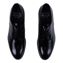 Schwarze flache Schnürschuhe aus Leder
