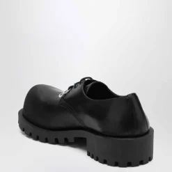 Schwarze flache Schuhe Derby Stil