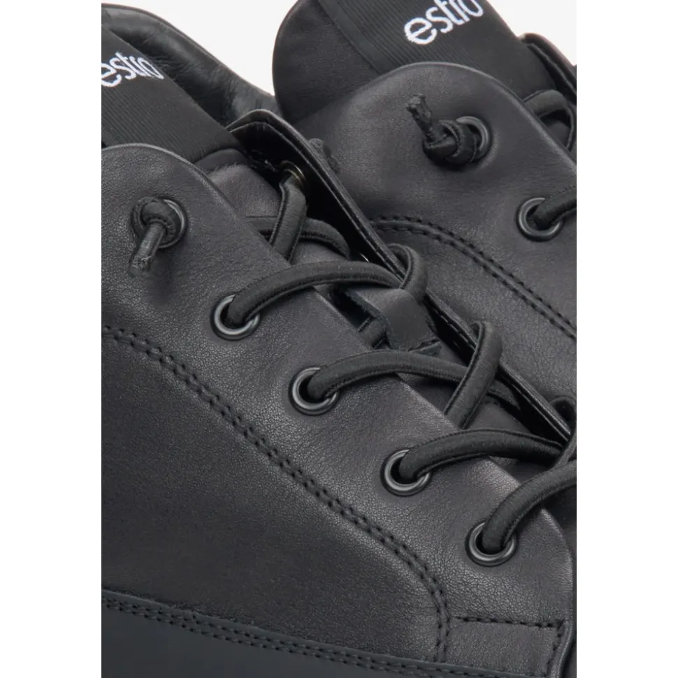 Schwarze High-Top Sneakers