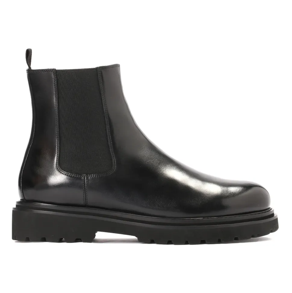 Schwarze isolierte Chelsea-Stiefel