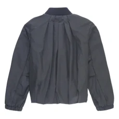 Schwarze Jacke mit gesticktem Aufnäher