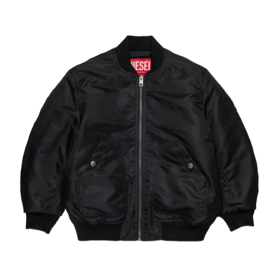 Schwarze Jacke mit Reißverschluss und Logo