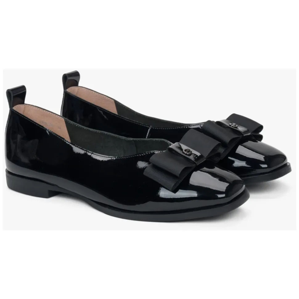 Schwarze Lackleder-Ballerinas für Damen mit einer Schleife