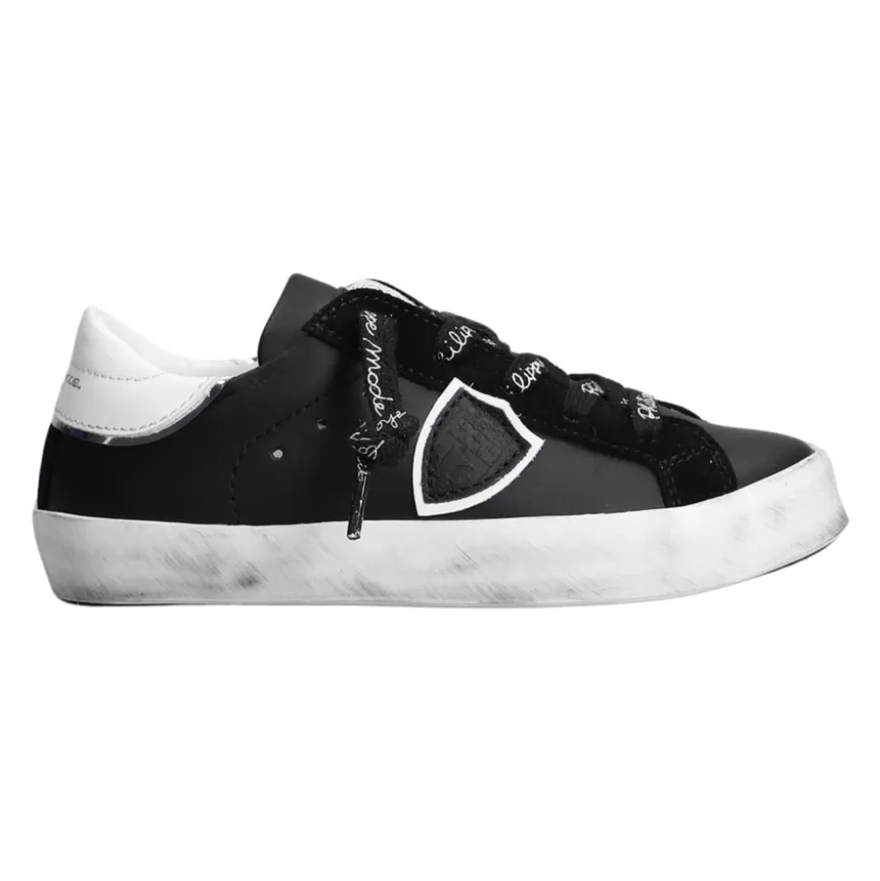Schwarze Leder Low-Top Sneakers