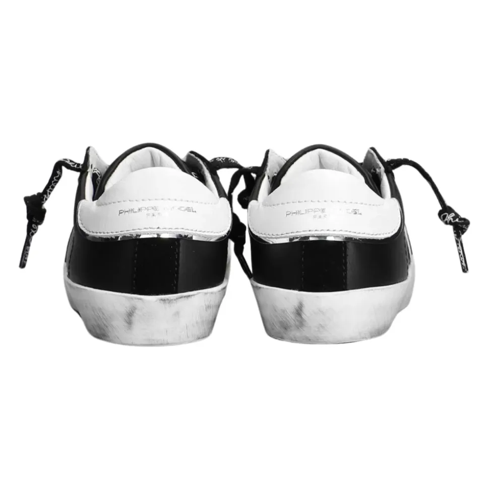 Schwarze Leder Low-Top Sneakers
