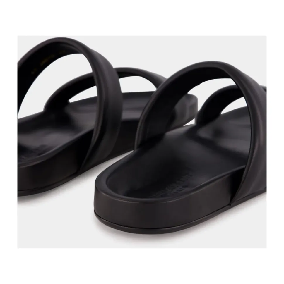 Schwarze Ledersandalen