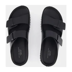 Schwarze Ledersandalen