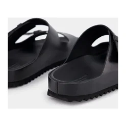 Schwarze Ledersandalen