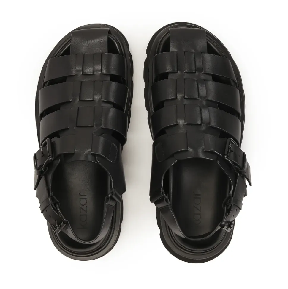 Schwarze Ledersandalen mit bedeckten Zehen