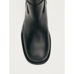 Schwarze Lederschuhe