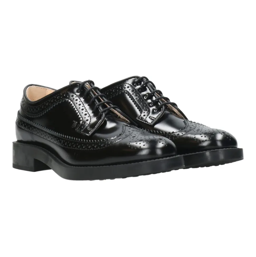 Schwarze Lederschuhe mit englischen Perforationen