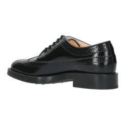 Schwarze Lederschuhe mit englischen Perforationen