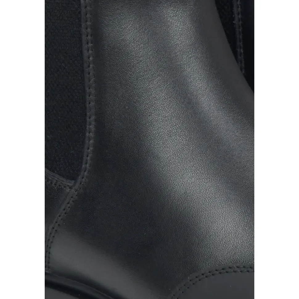 Schwarze Leder-Stiefeletten