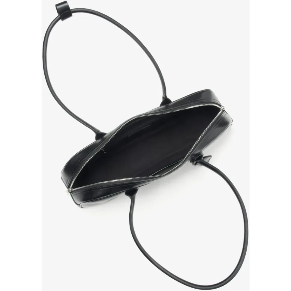 Schwarze Ledertasche mit langen Henkeln