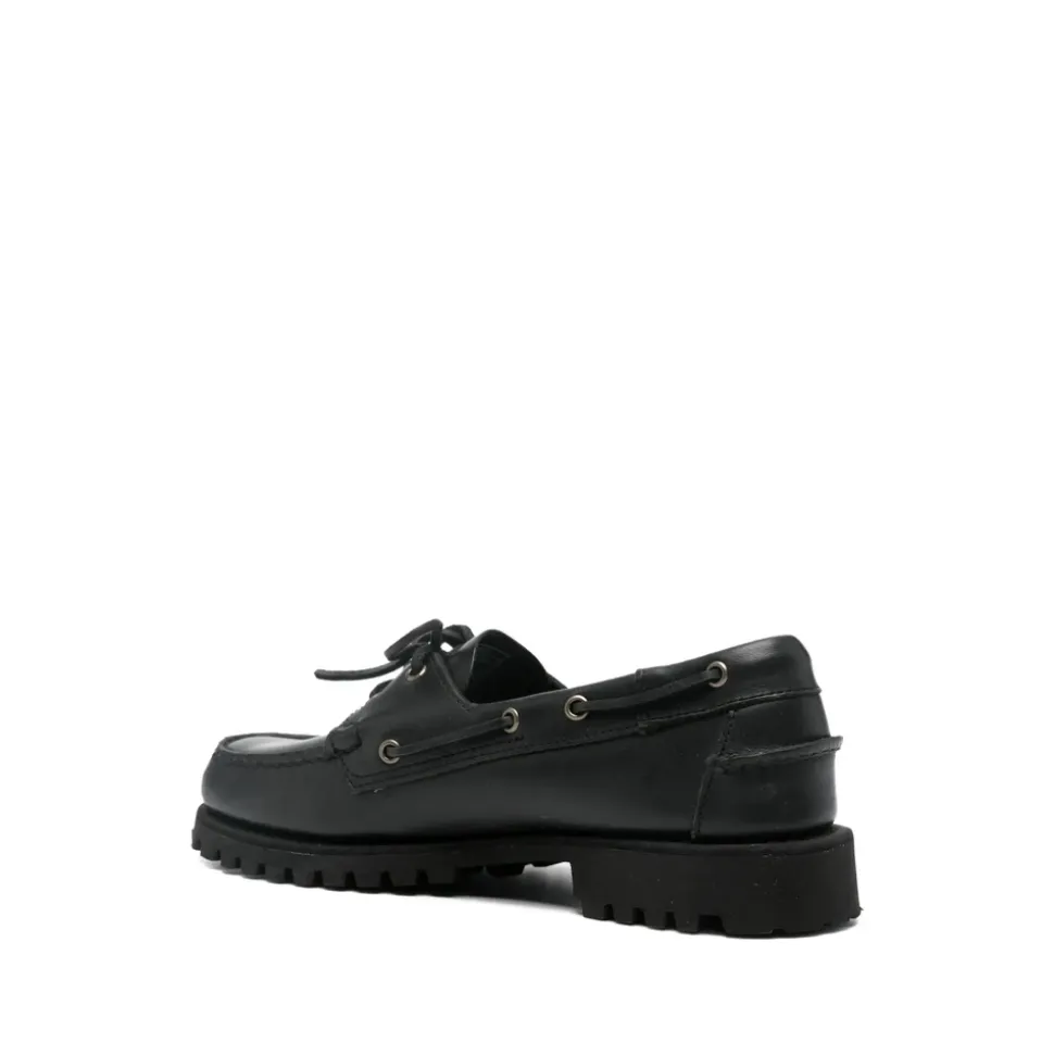 Schwarze Schnürschuhe mit Lug-Sohle