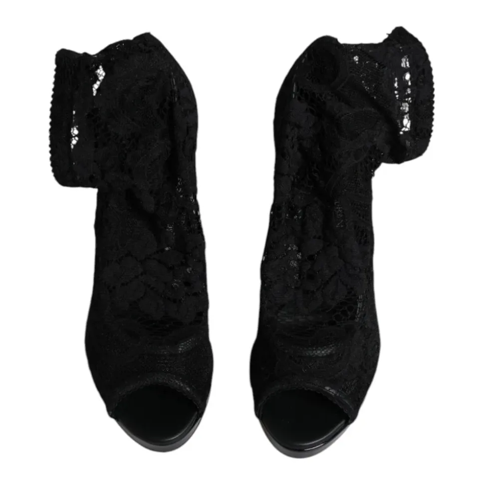 Schwarze Spitzen Plateau-Pumps