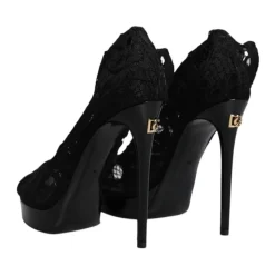 Schwarze Spitzen Plateau-Pumps