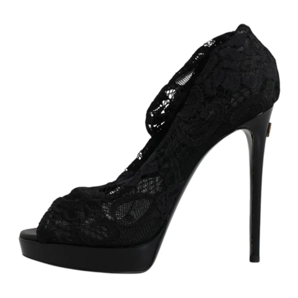 Schwarze Spitzen Plateau-Pumps