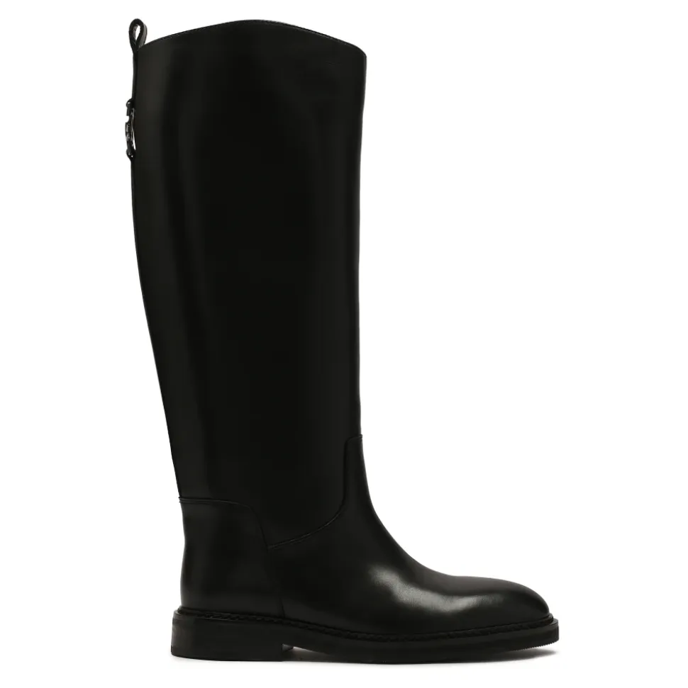 Schwarze Stiefel mit flacher Sohle.Dieses Produkt fällt groß aus.