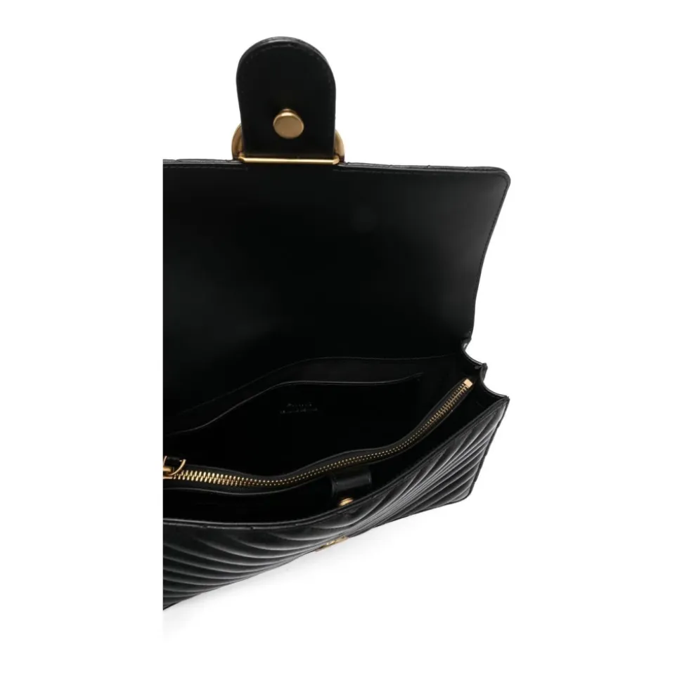 Schwarze Taschen für stilvolles Aussehen