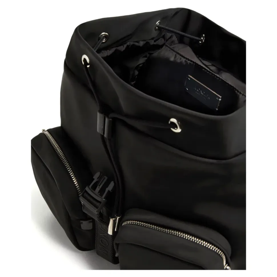 Schwarze Taschen mit Klappverschluss