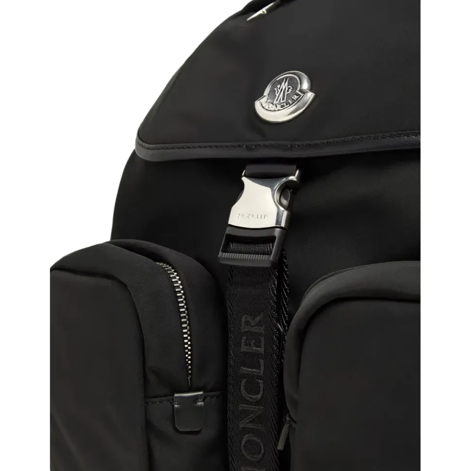 Schwarze Taschen mit Klappverschluss