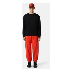Schwarzer Pullover mit Kordelkapuze