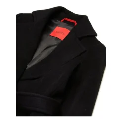 Schwarzer Wollmantel mit Gürtel