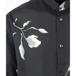 Schwarzes Button-Up Hemd Koreanischer Kragen