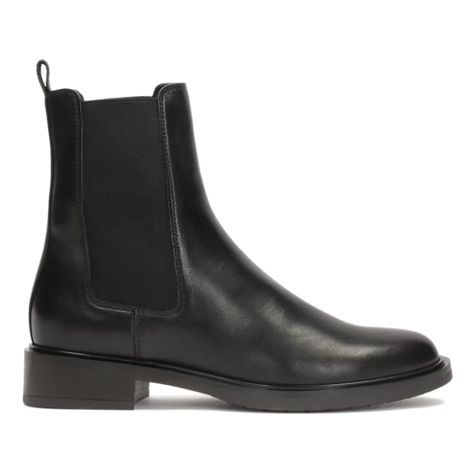 Slip-on Stiefel mit flacher Sohle.Dieses Produkt fällt groß aus.