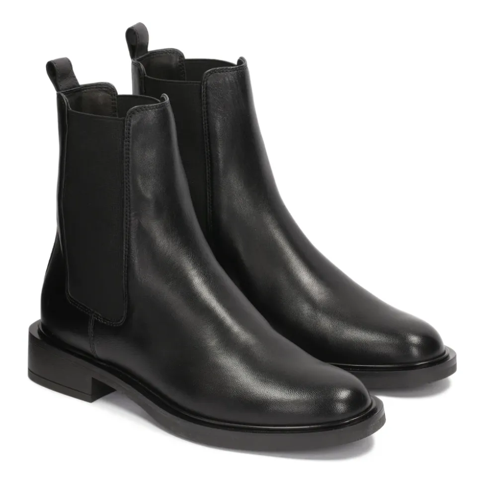 Slip-on Stiefel mit flacher Sohle.Dieses Produkt fällt groß aus.