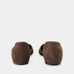 Spitz Zulaufende T-Riemen Ballerinas in Braun