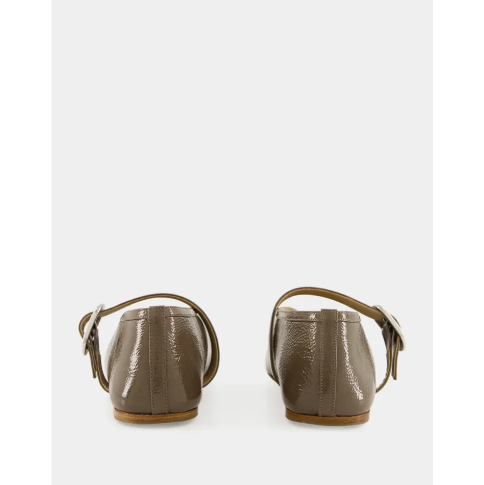 Stella Slipper