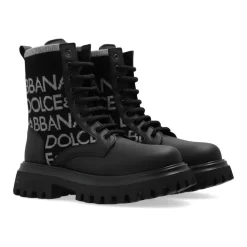 Stiefel mit Monogramm