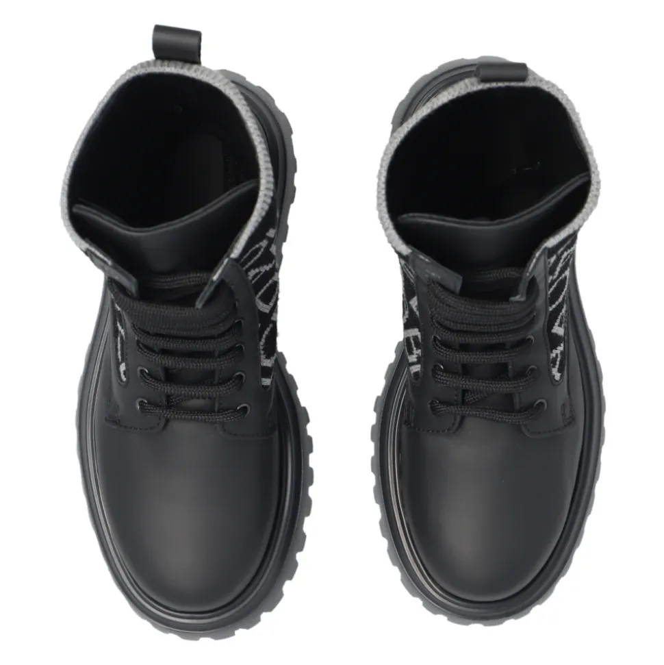 Stiefel mit Monogramm