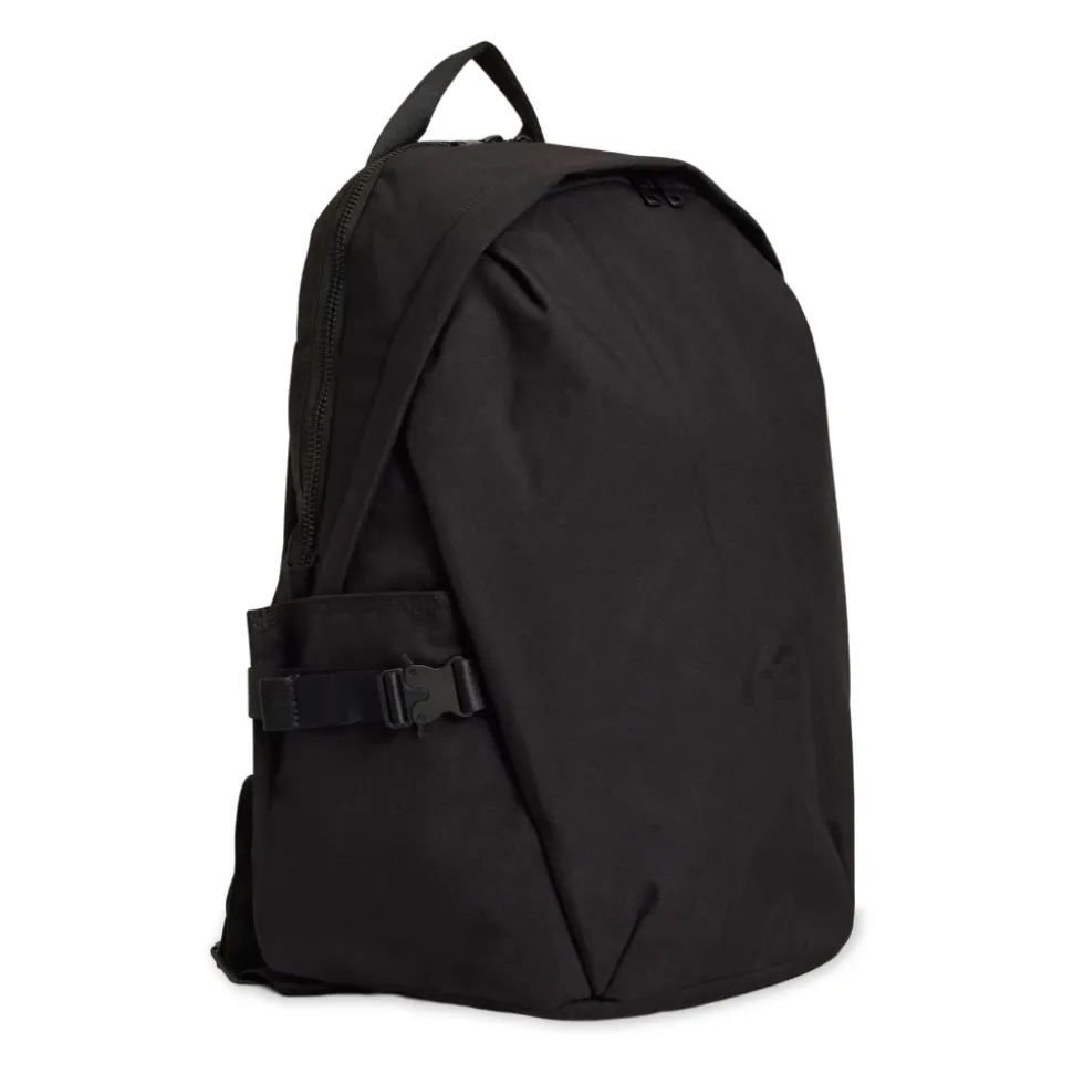 Stilvolle schwarze Taschen mit mehreren Fächern