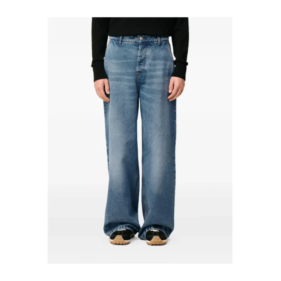 Straight Jeans