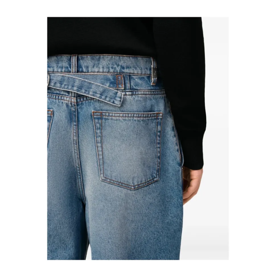 Straight Jeans