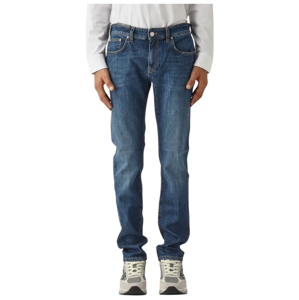Straight Jeans