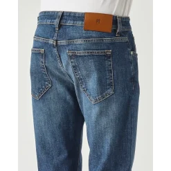 Straight Jeans