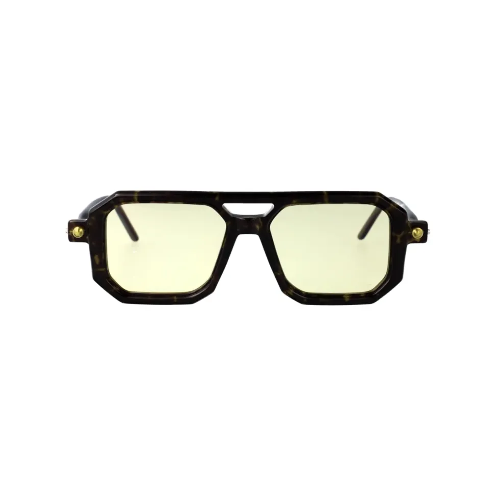 Stylische Sonnenbrille mit MASKE P8