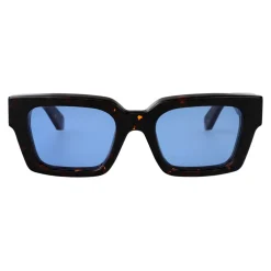 Stylische Sonnenbrille von Virgil L