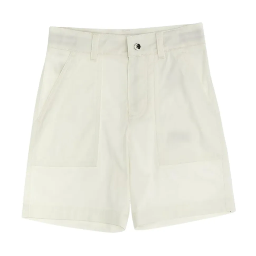 Stylische weiße Shorts mit Taschen
