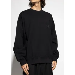 Sweatshirts & Hoodies